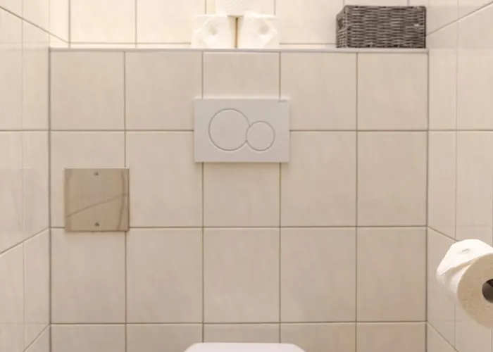 Comfort Collection #3| Netflix | Schoenbrunn * וינה