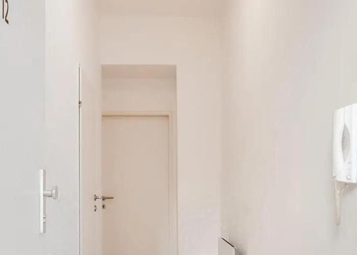 Comfort Collection #3| Netflix | Schoenbrunn דירה וינה